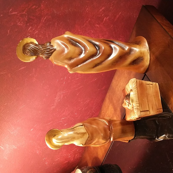 Vintage Manor House Hand Painted Nativity Set - Mary, Joseph & Baby Jesus - Picture 3 of 8